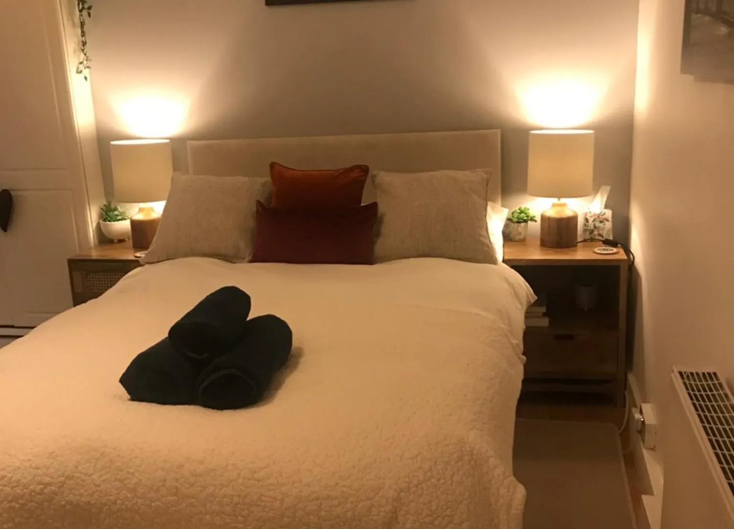 London Zone 2, Private, Cosy Accommodation Near Canary Wharf Apartment