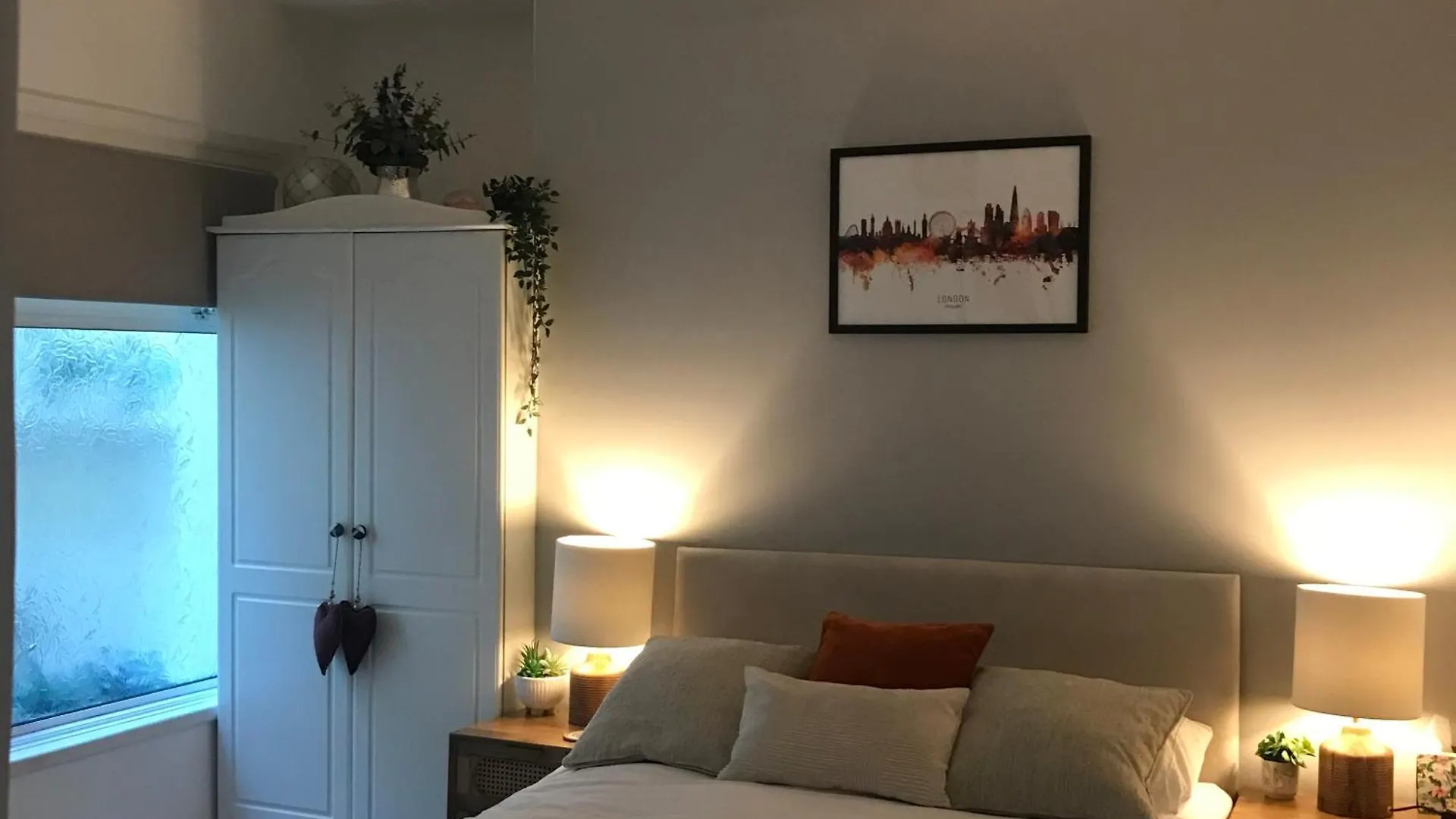 London Zone 2, Private, Cosy Accommodation Near Canary Wharf United Kingdom